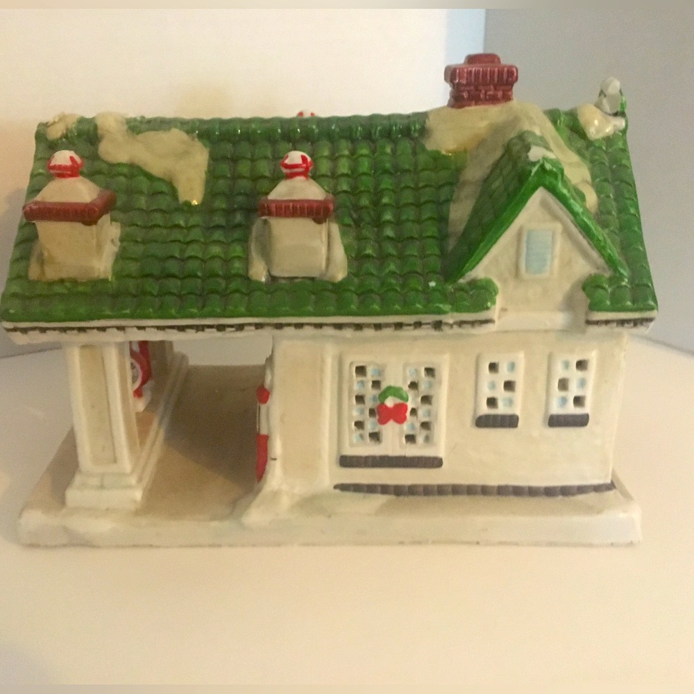 Texaco Town Filling Station Collectible.